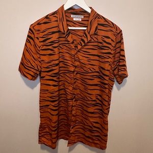 Tiger print short sleeve